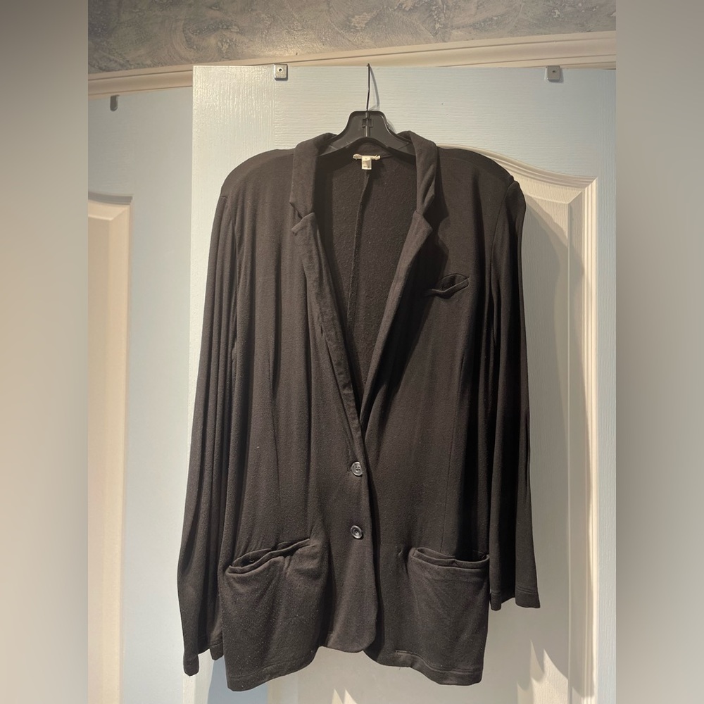 Joie soft jacket. Black size L oversized.